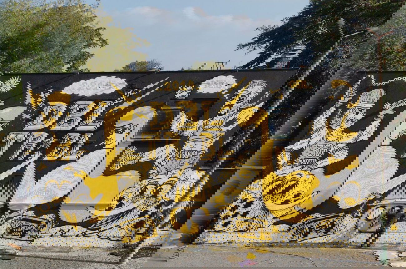 Graffiti Wall - Photo by GBBI - dbl, tr, bl