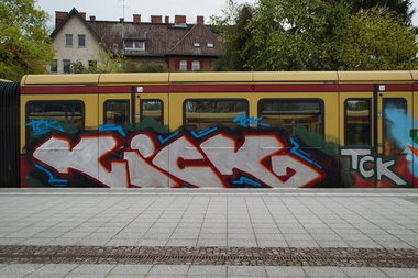 Graffiti Train - Photo by GBBI - kick, tck, berlin
