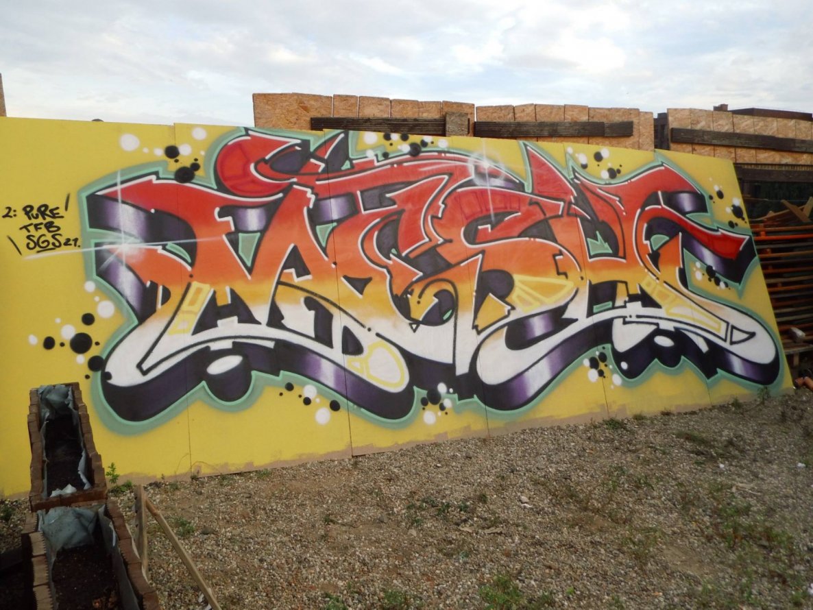 Graffiti Wall - Photo by GBBI - mesh, berlin