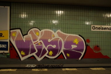 Graffiti Wall - Photo by GBBI - visd, ubahn, berlin