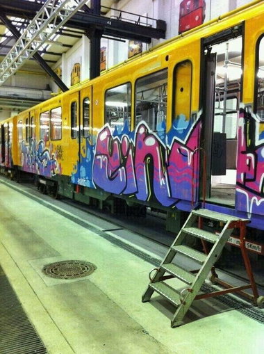 Graffiti Train - Photo by GBBI - ubahn, berlin