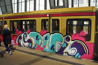 Graffiti Train - Photo by GBBI - soni, berlin, sbahn