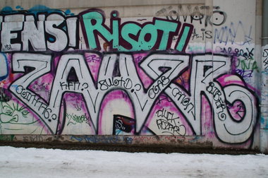 Graffiti Wall - Photo by GBBI - risot, zauer, berlin