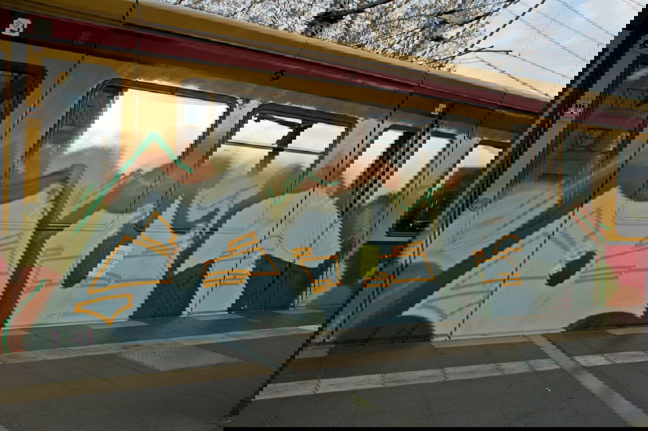 Graffiti Train - Photo by GBBI - out, sbahn, Berlin