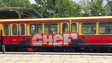 Graffiti Train - Photo by GBBI - chef, cty, berlin