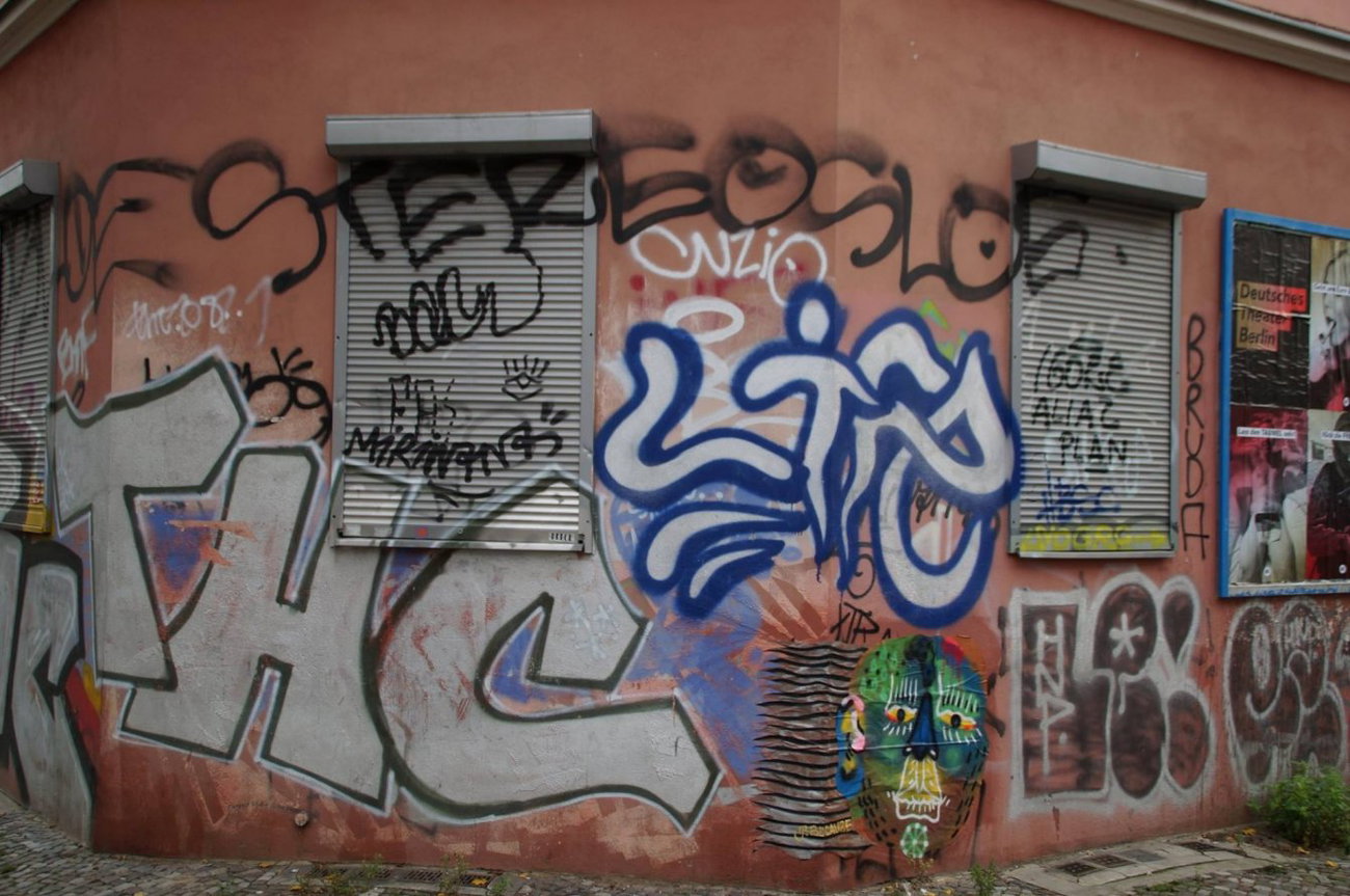 Graffiti Wall - Photo by GBBI - thc, life, le