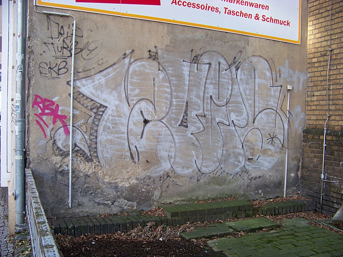 Graffiti Wall - Photo by GBBI - 124ers, 124, berlin