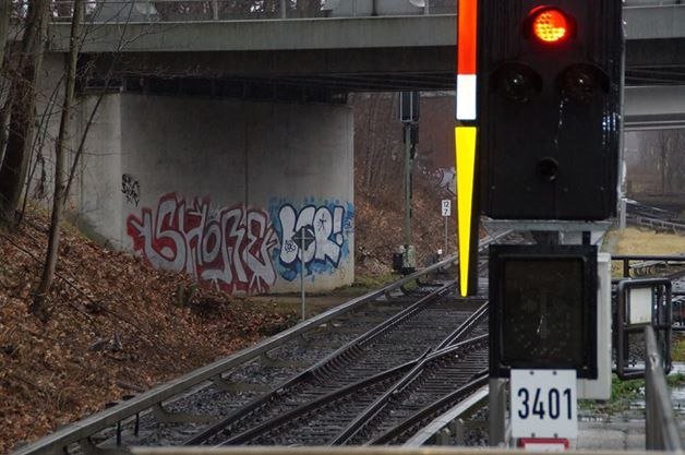 Graffiti Bombing - Photo by GBBI - shore, bgr, berlin