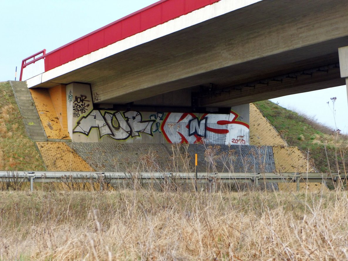 Graffiti Wall - Photo by GBBI - aur, kns, berlin