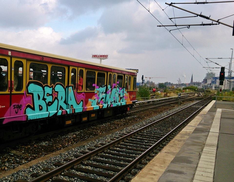 Graffiti Train - Photo by GBBI - bera, smoc, berlin