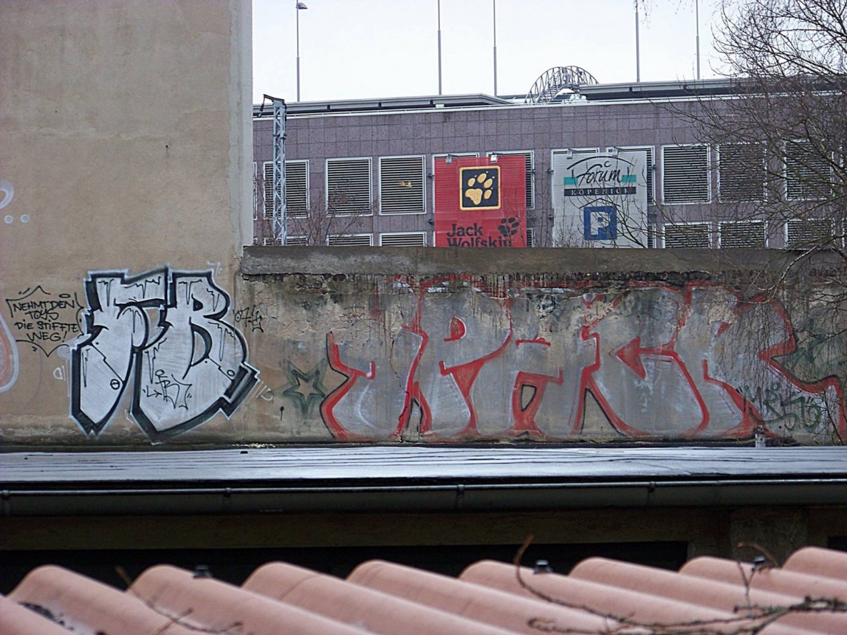 Graffiti Wall - Photo by GBBI - fb, ipäck, berlin