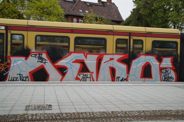 Graffiti Train - Photo by GBBI - nero, sbahn, berlin (2014)
