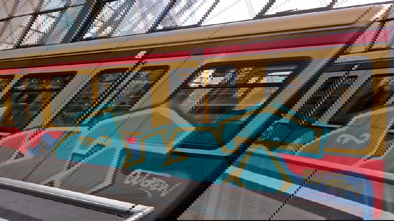 Graffiti Train - Photo by GBBI - out, berlin