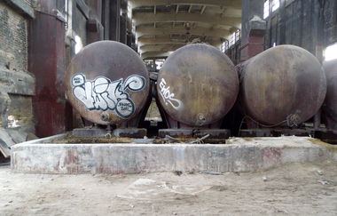 Graffiti Wall - Photo by GBBI - awik, avik, ewos