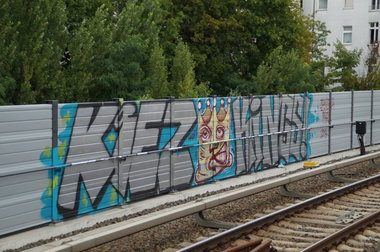 Graffiti Bombing - Photo by GBBI - kiez, kings, berlin