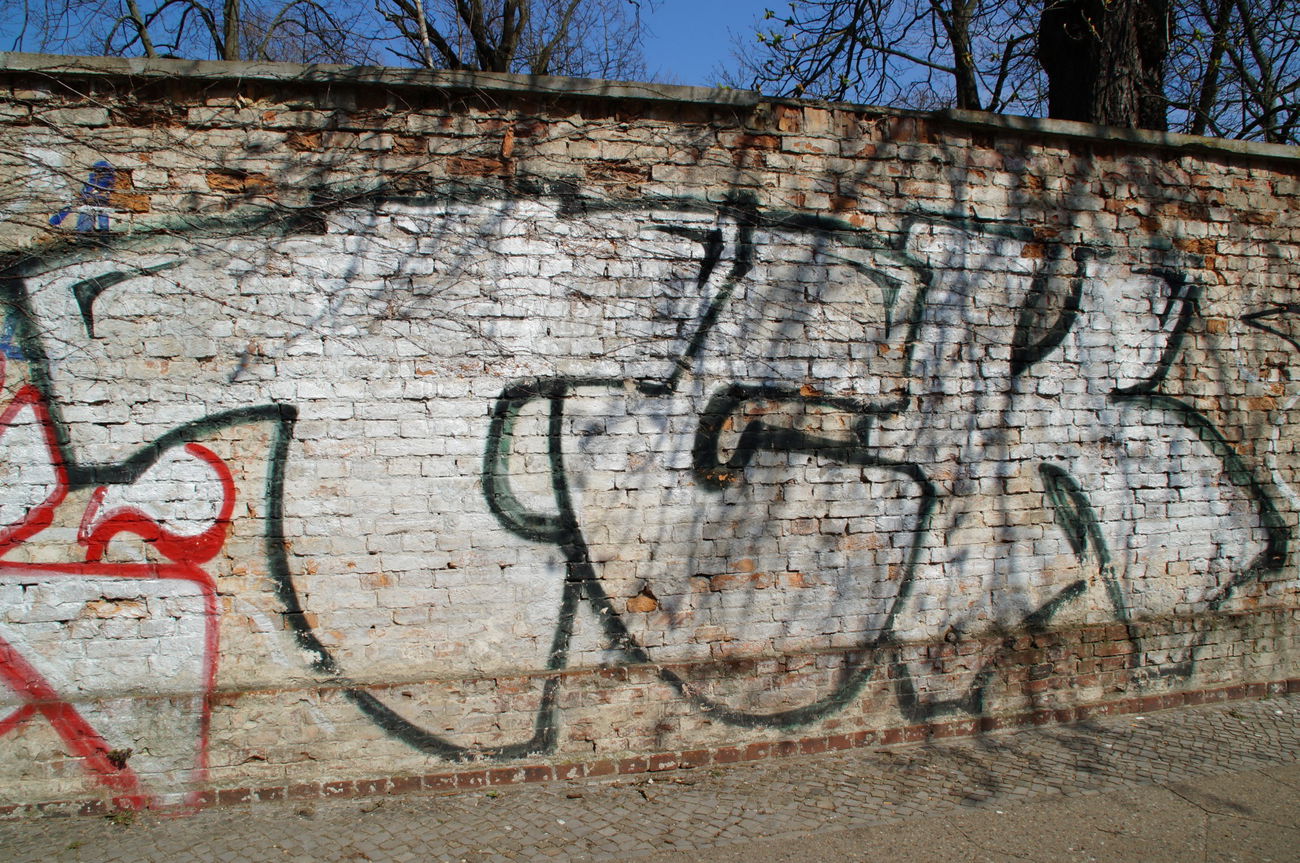 Graffiti Wall - Photo by GBBI - tck