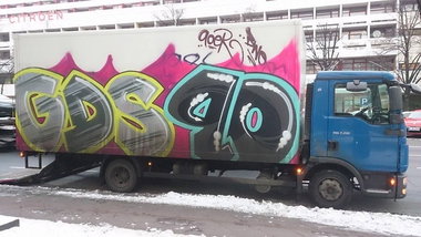 Graffiti Bombing - Photo by GBBI - gds, 90, berlin