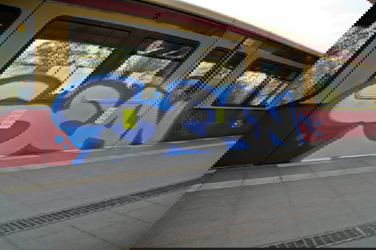 Graffiti Train - Photo by GBBI - sean, berlin, sbahn