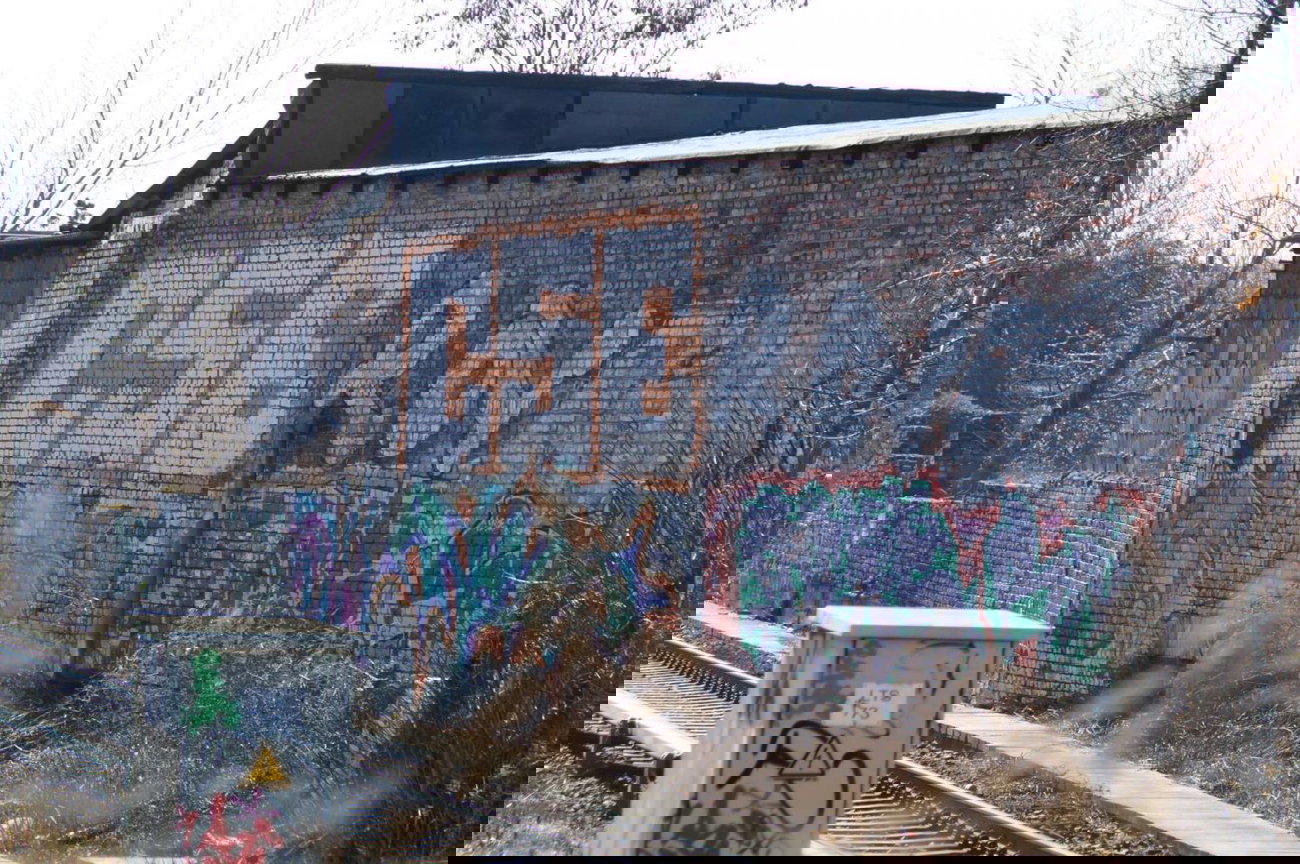 Graffiti Bombing - Photo by GBBI - cse, roy, rume