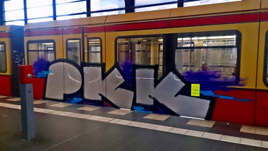 Graffiti Train - Photo by GBBI - pkk, berlin, sbahn