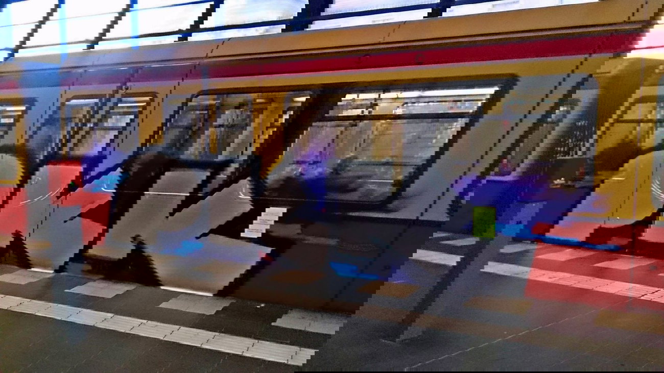 Graffiti Train - Photo by GBBI - pkk, berlin, sbahn