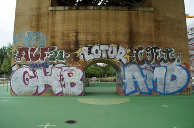 Graffiti Wall - Photo by GBBI - alf21, lotur, chb
