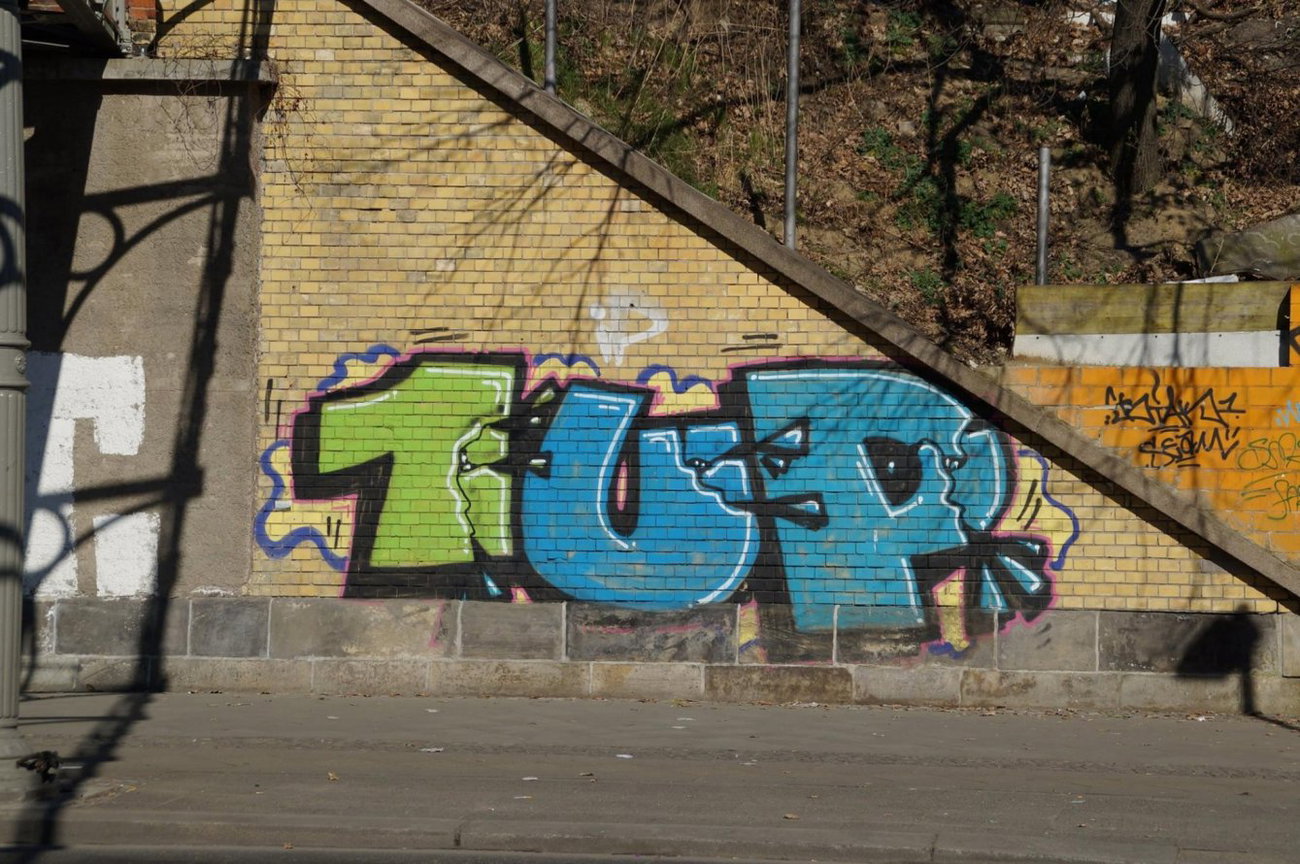 Graffiti Wall - Photo by GBBI - 1up, oneup, berlin