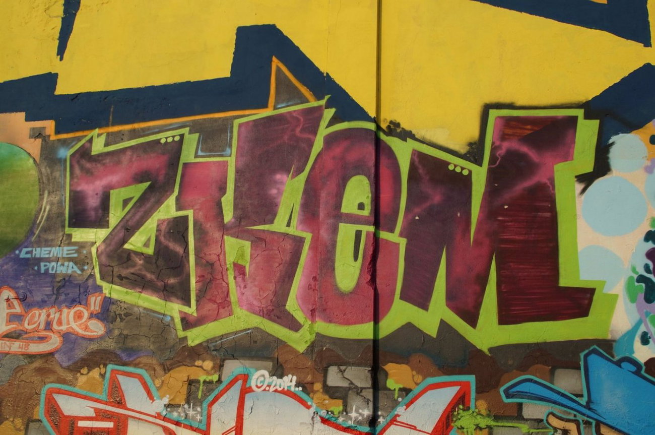 Graffiti Wall - Photo by GBBI - zkem, skem, crn