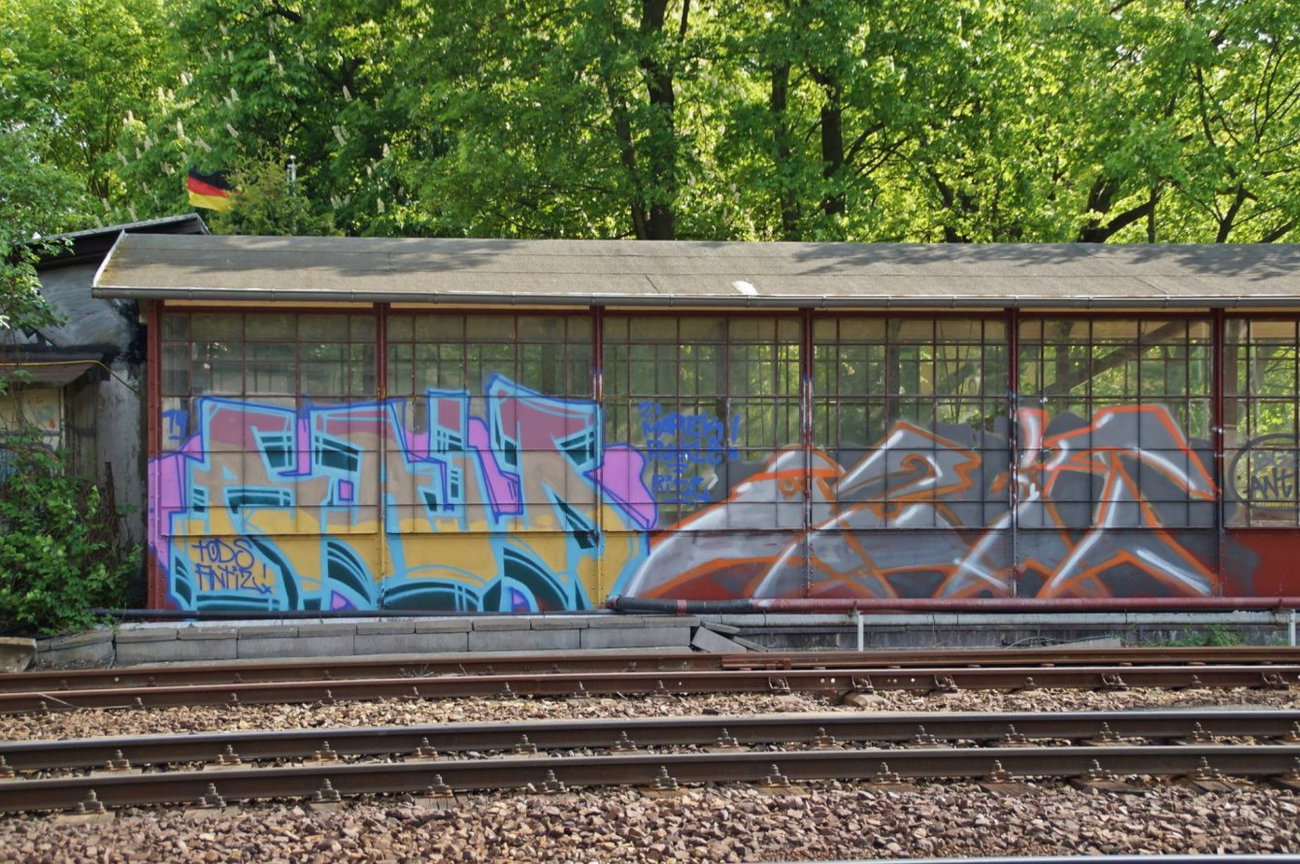 Graffiti Wall - Photo by GBBI - rain, tods, antiz