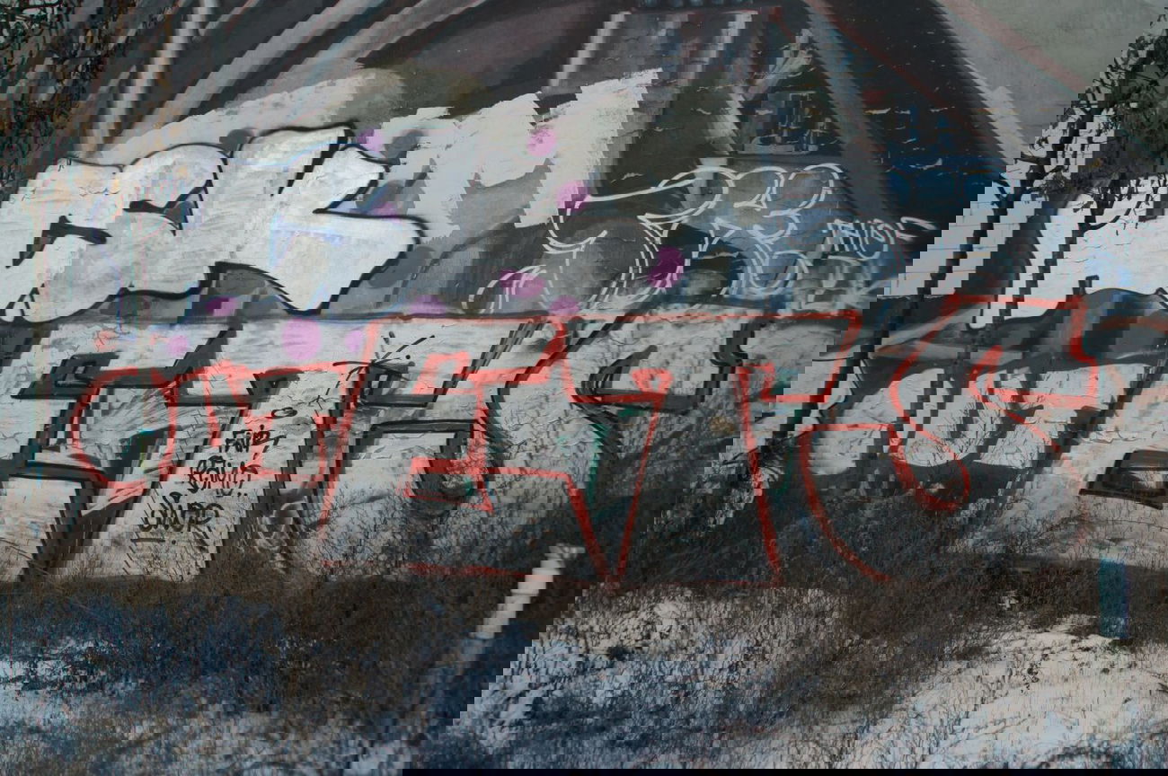 Graffiti Bombing - Photo by GBBI - hsk, out, ets