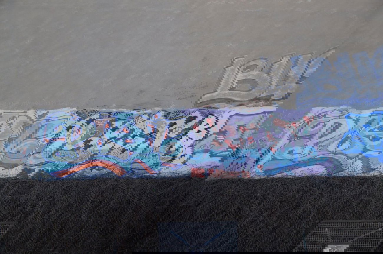 Graffiti Wall - Photo by GBBI - poet, saet, berlin (1995)