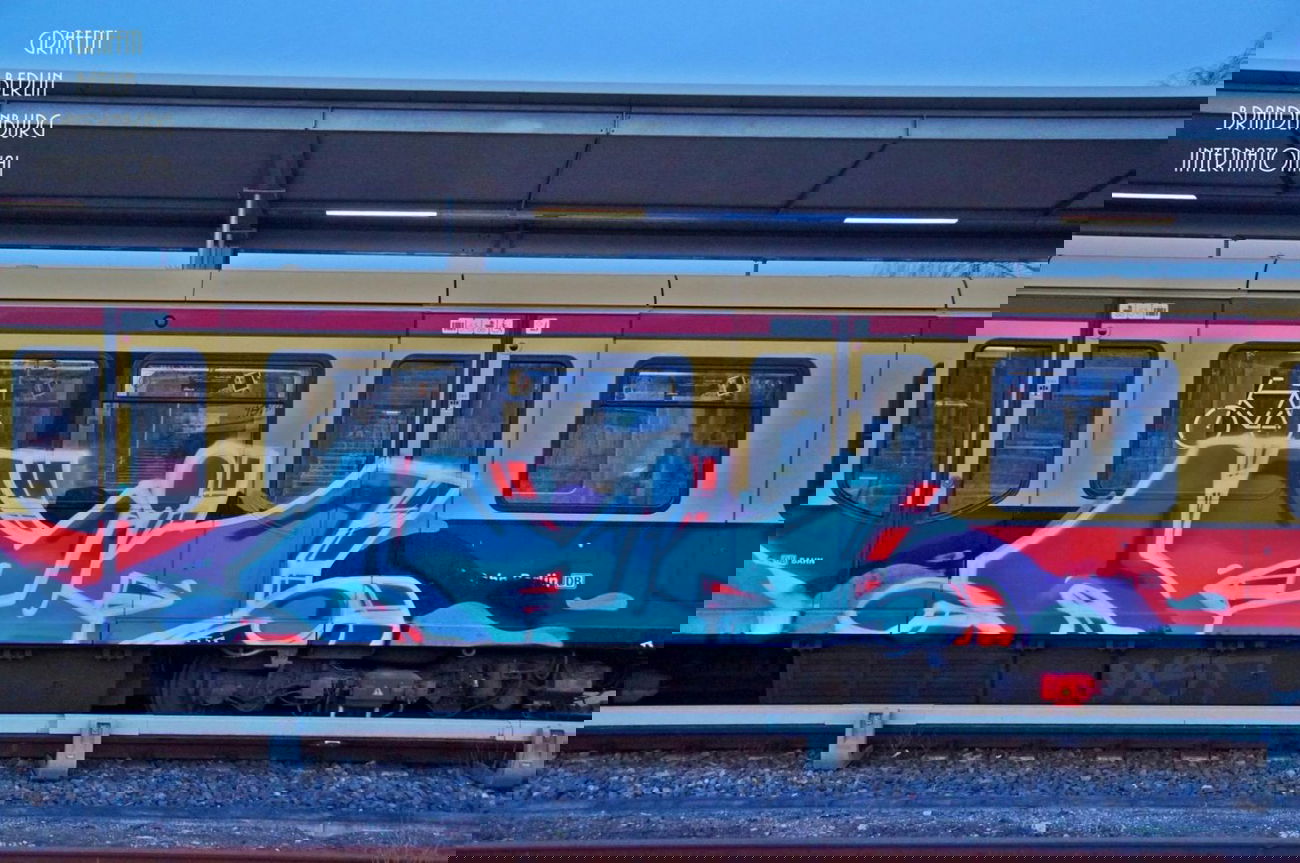 Graffiti Train - Photo by GBBI - aria, berlin, sbahn