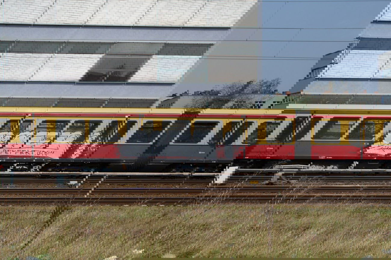 Graffiti Train - Photo by GBBI - sbahn, berlin, raek (2015)