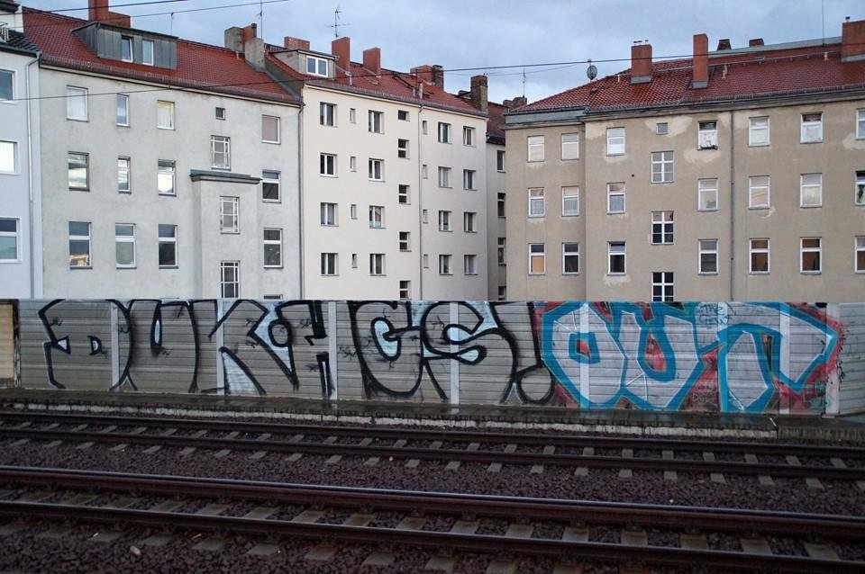 Graffiti Wall - Photo by GBBI - duk, hgs, out