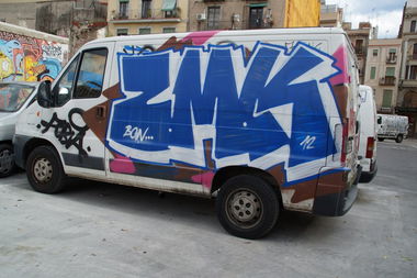 Graffiti Bombing - Photo by GBBI - zmk, barcelona, fobia