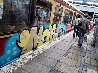 Graffiti Train - Photo by GBBI - moar, sbahn, berlin