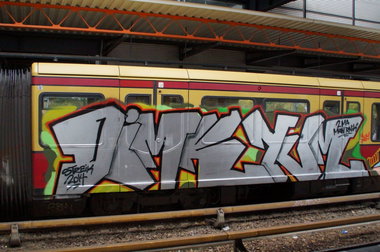 Graffiti Train - Photo by GBBI - dimk, yum, berlin (2014)