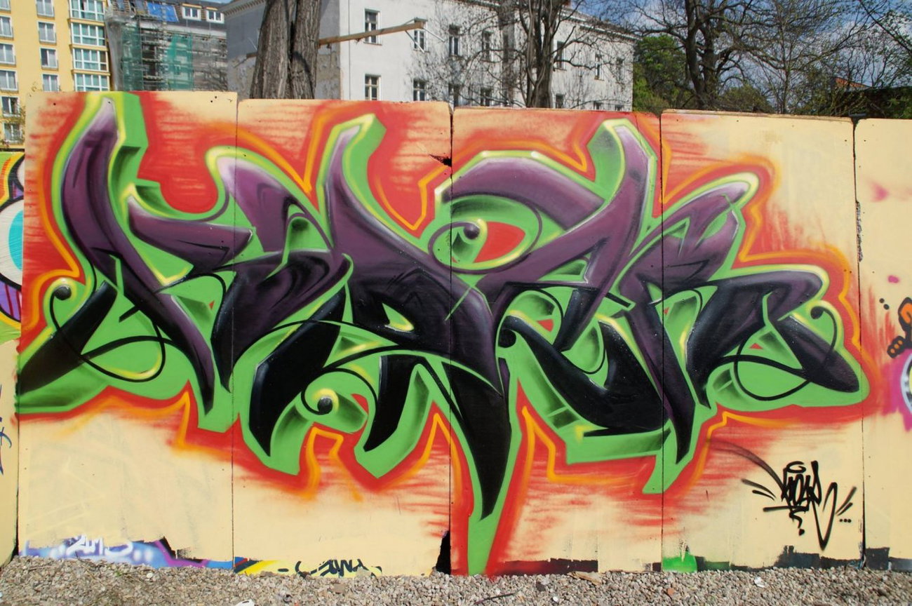 Graffiti Wall - Photo by GBBI - koar, yard5, berlin