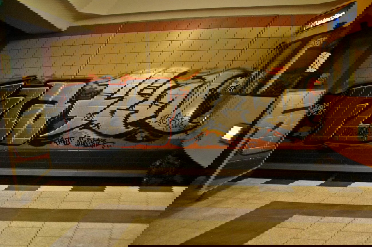 Graffiti Bombing - Photo by GBBI - fua, few, berlin (2014)