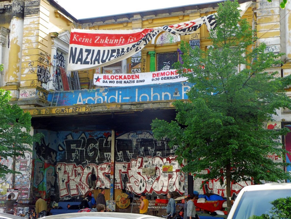 Graffiti Wall - Photo by GBBI - frost, 187, hamburg