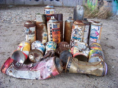 Graffiti Artwork - Photo by GBBI - cans, dosen, belton