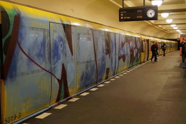 Graffiti Bombing - Photo by GBBI - nhs, berlin, ubahn