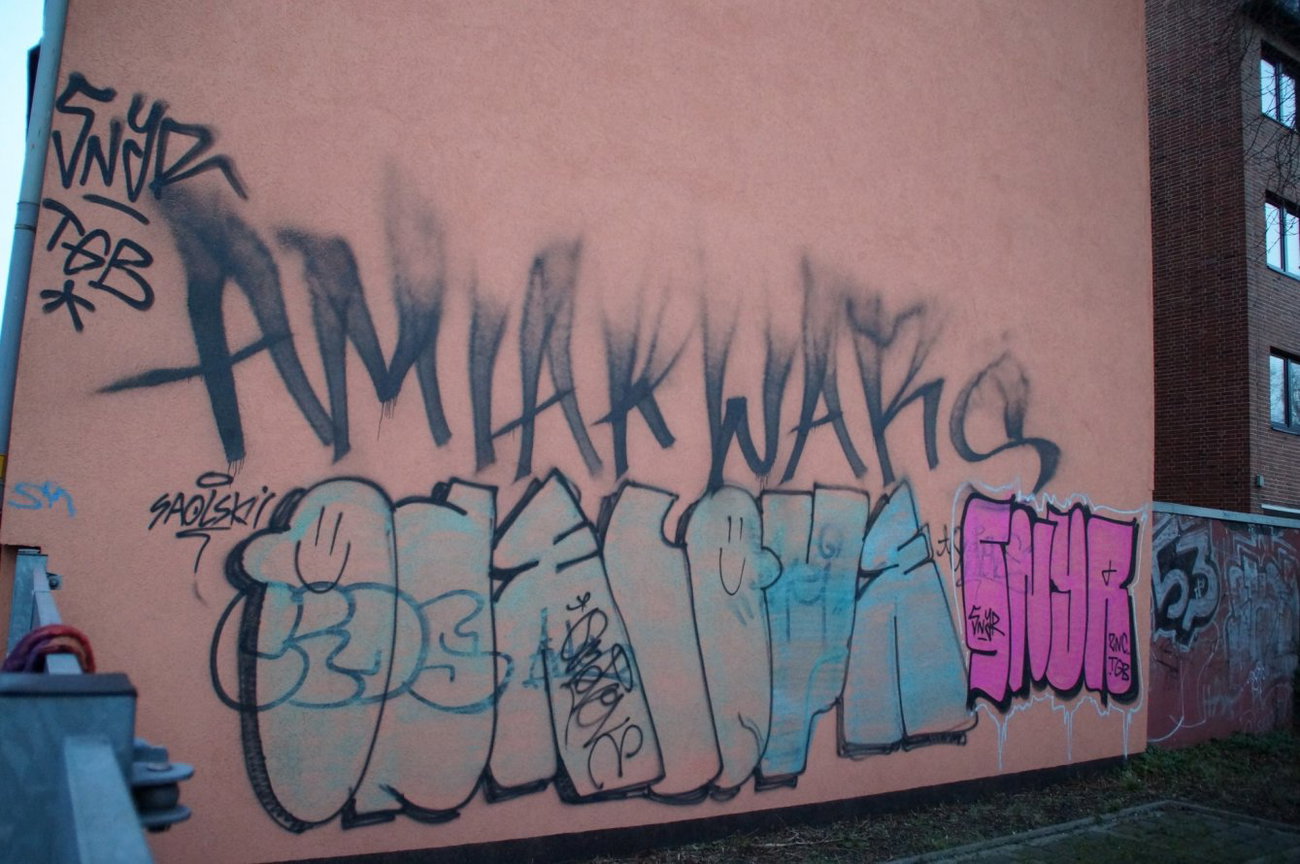 Graffiti Wall - Photo by GBBI - amiak, wars, onelove