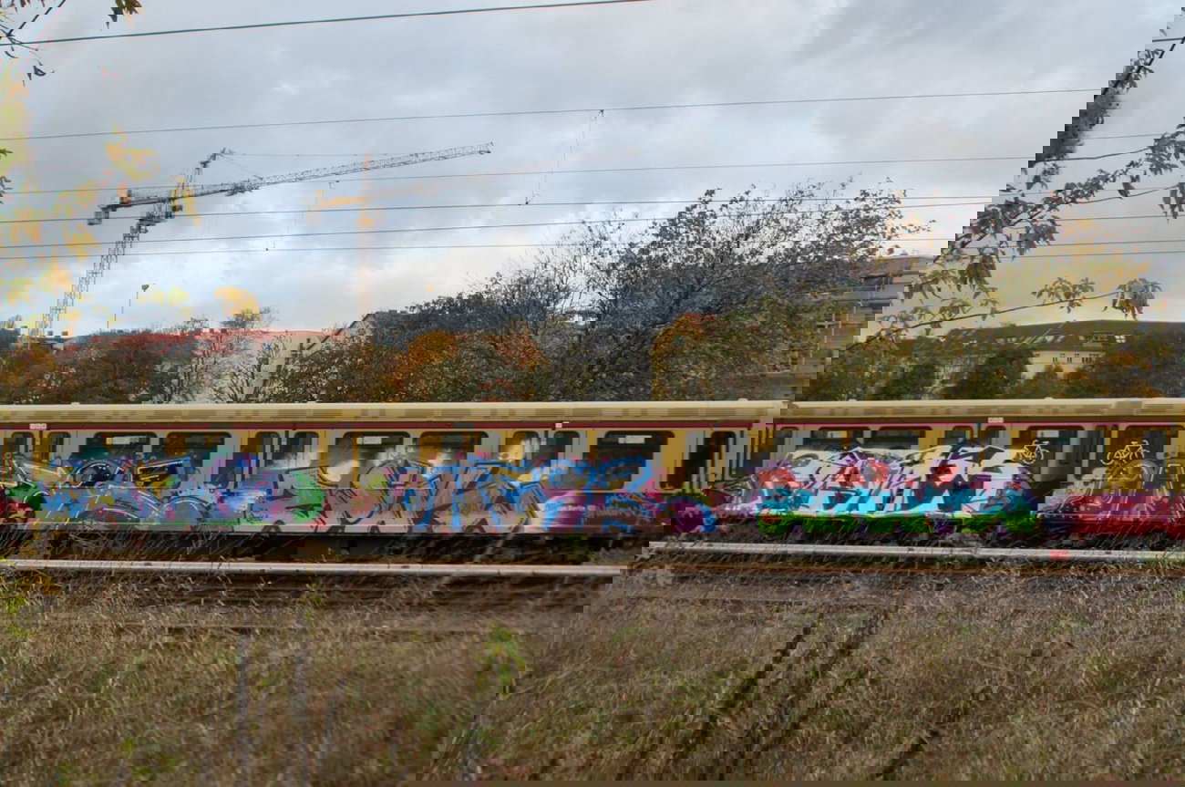 Graffiti Train - Photo by GBBI - Berlin, rotze, 198