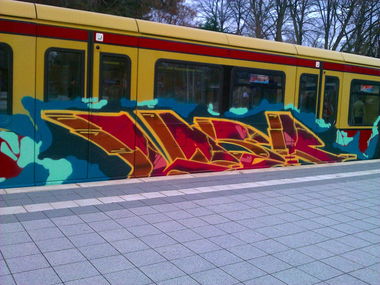 Graffiti Train - Photo by GBBI - lasr, tcr, berlin