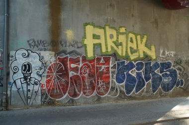 Graffiti Wall - Photo by GBBI - ariek, deay, kiks