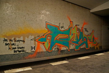 Graffiti Bombing - Photo by GBBI - ubahn, berlin, zgm