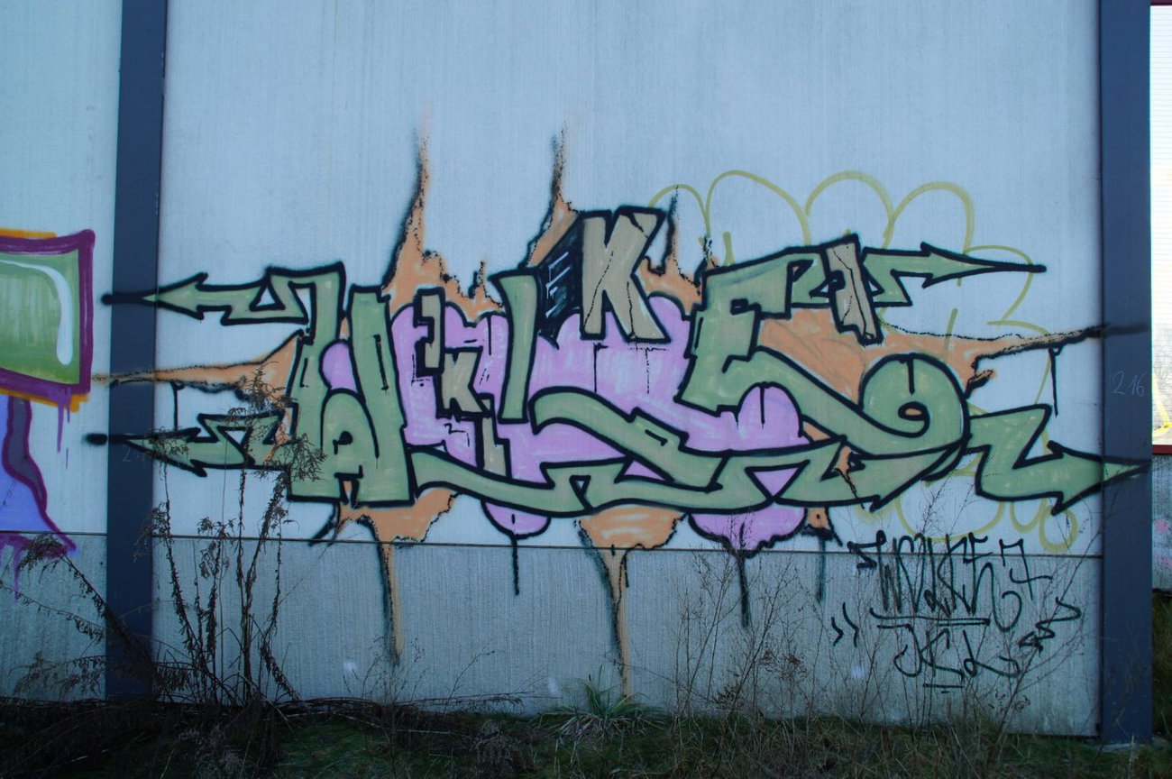 Graffiti Wall - Photo by GBBI - wolke7, wolke, jkl