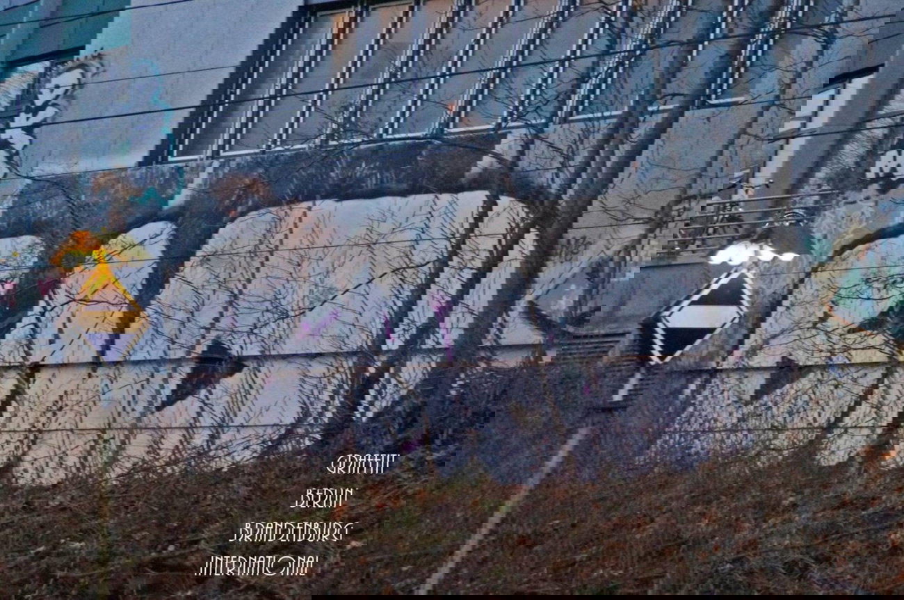 Graffiti Bombing - Photo by GBBI - bad, berlin, dkm