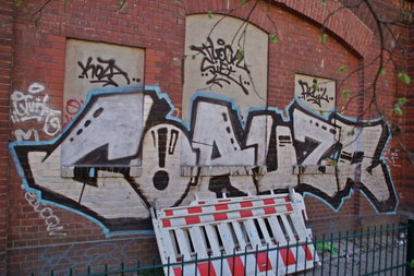 Graffiti Bombing - Photo by GBBI - coa, uzr, berlin